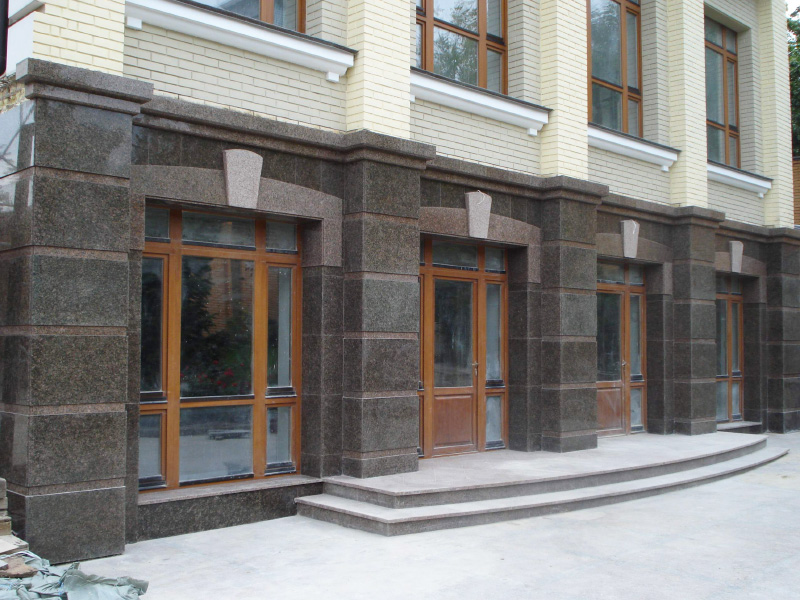 Фасады из гранита